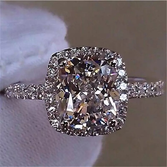 💎💍Cubic Zirconia stone engagement/promise ring - Picture 4 of 4